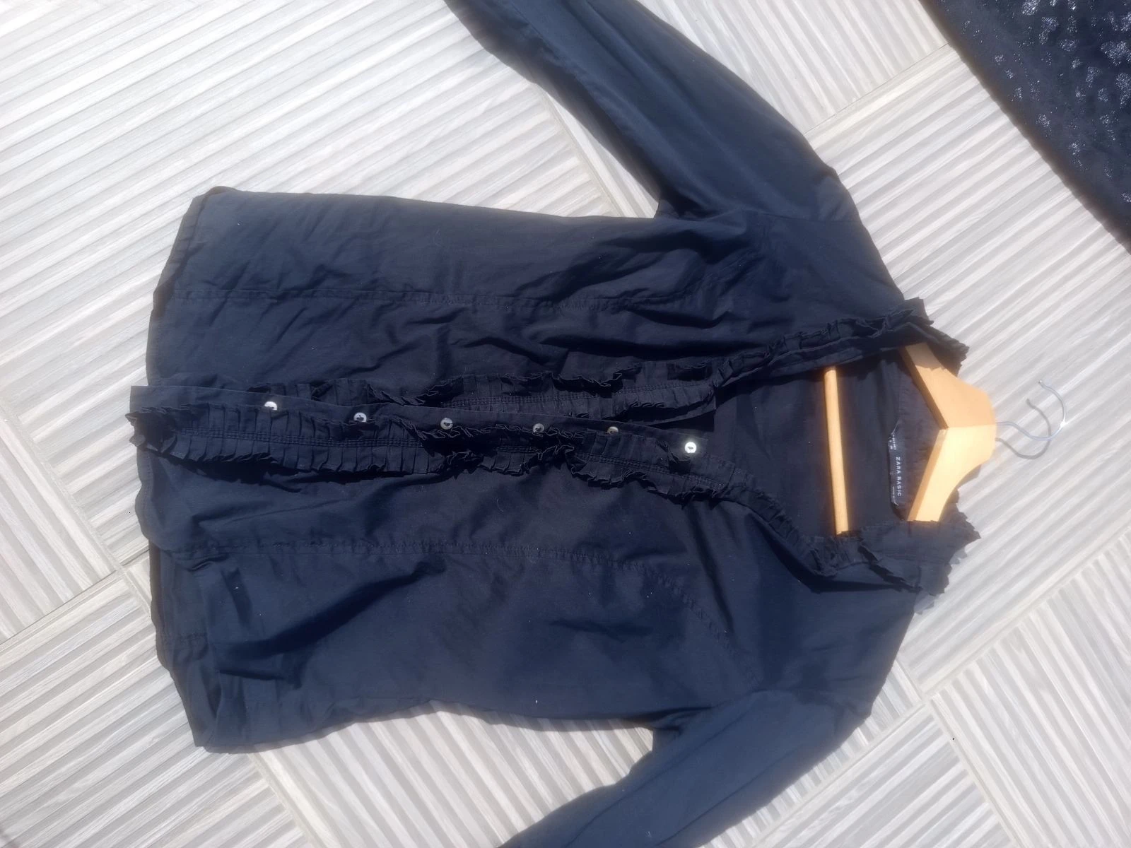 Chemise couleur noire marque zara basic taille s  – photo 4